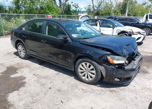2012 VOLKSWAGEN Passat
