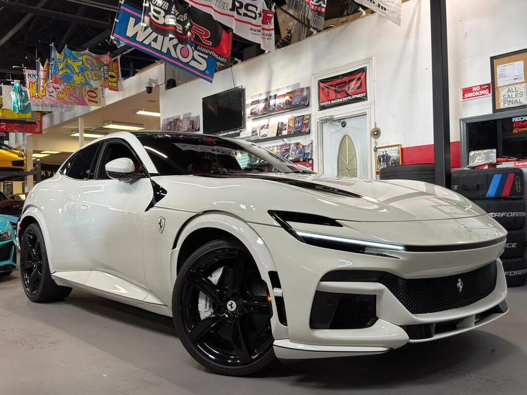 2026 FERRARI Purosangue