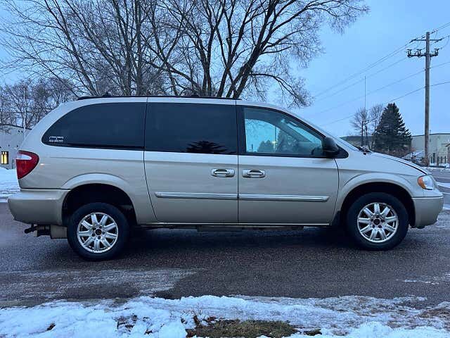 2006 CHRYSLER Town and Country