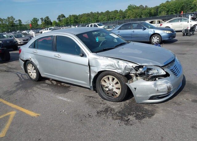 2011 CHRYSLER 200