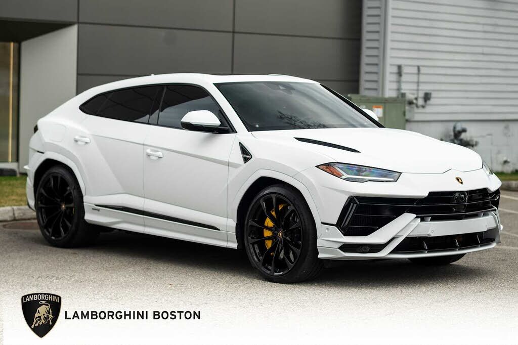 2023 LAMBORGHINI URUS