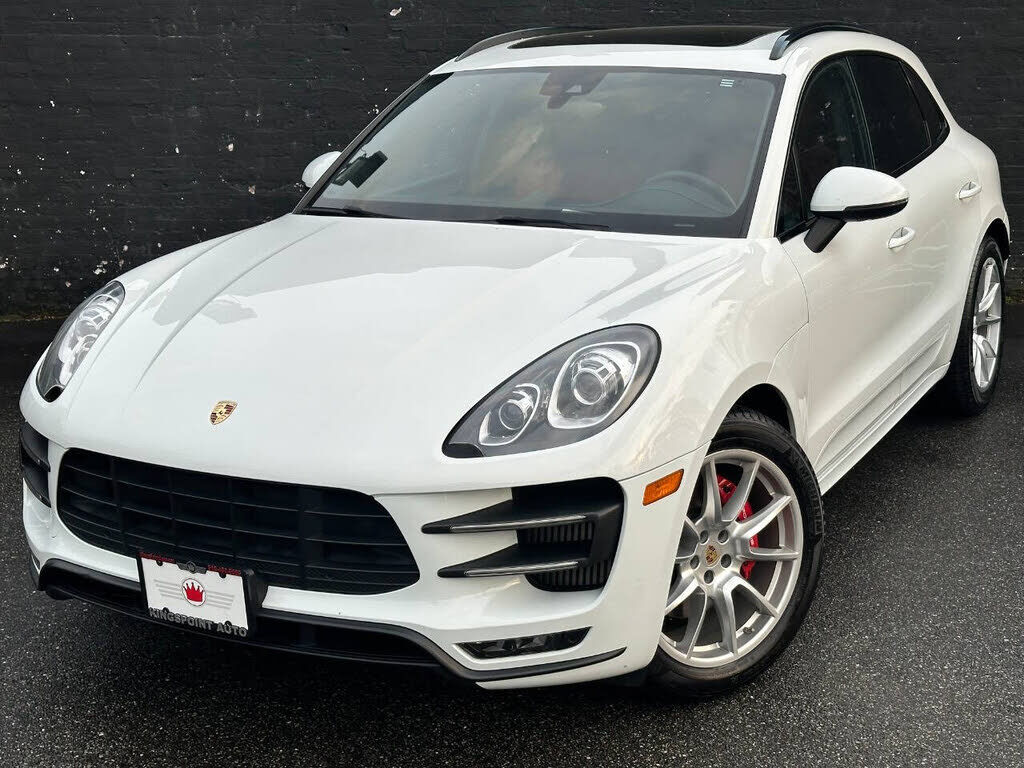 2016 PORSCHE Macan