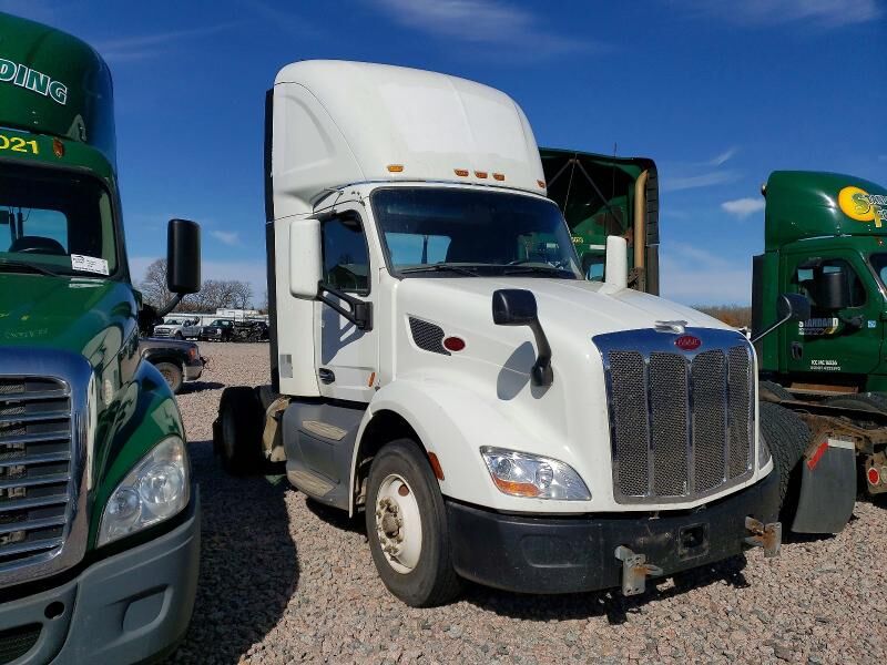 2017 PETERBILT 579