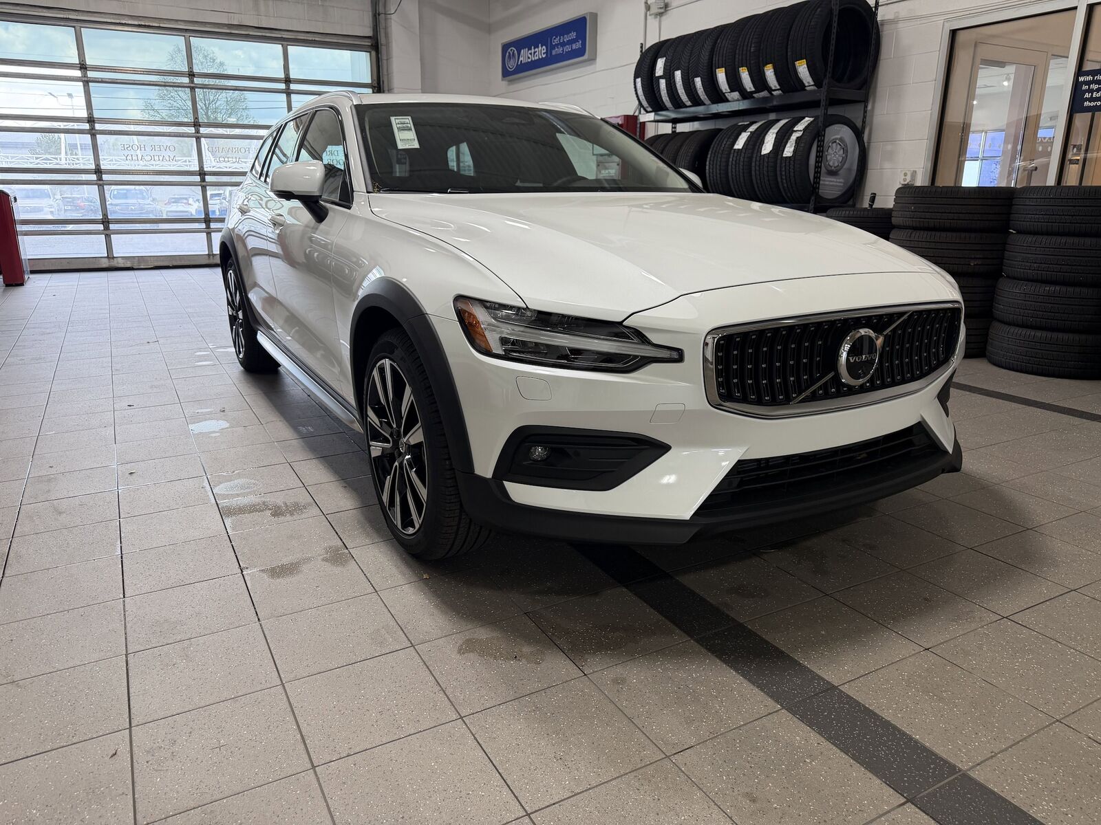 2026 VOLVO V60CC