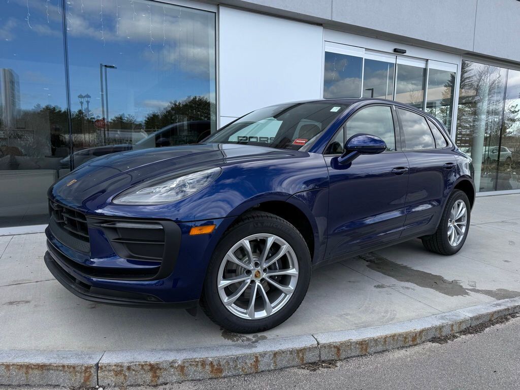 2026 PORSCHE Macan