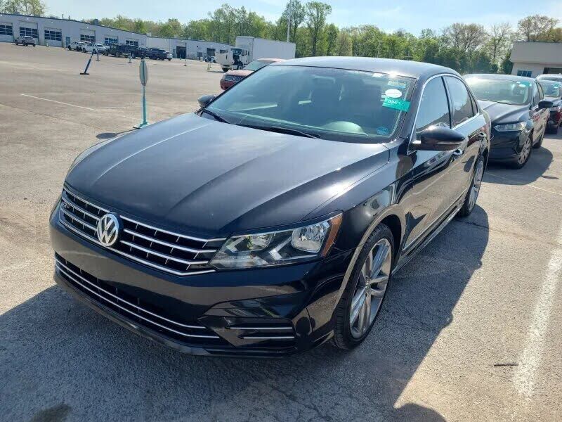 2016 VOLKSWAGEN Passat