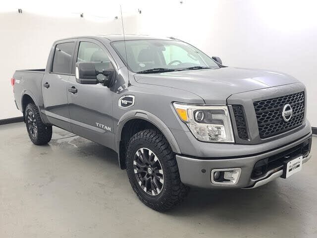 2017 NISSAN Titan