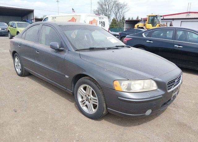 2005 VOLVO S60