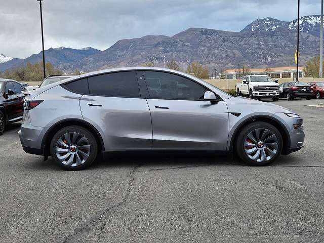 2026 TESLA Model Y