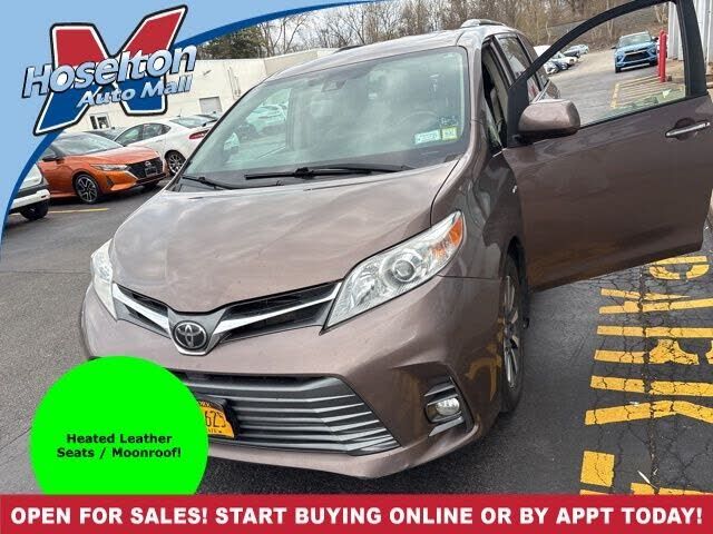2019 TOYOTA Sienna
