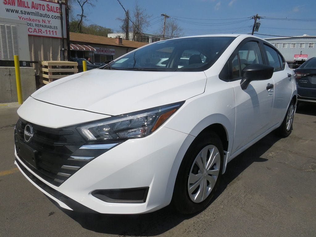 2025 NISSAN Versa