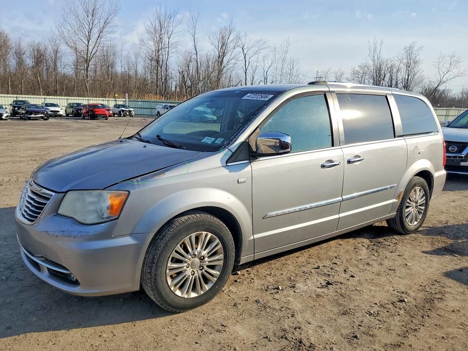 2014 CHRYSLER Town and Country