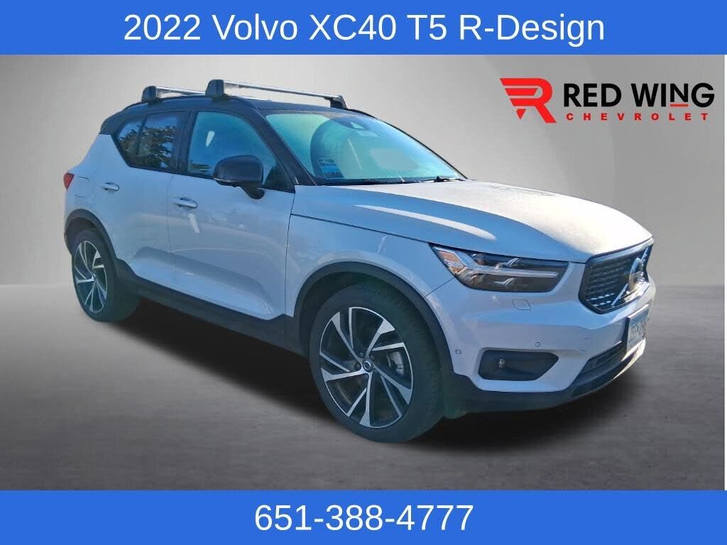 2022 VOLVO XC40