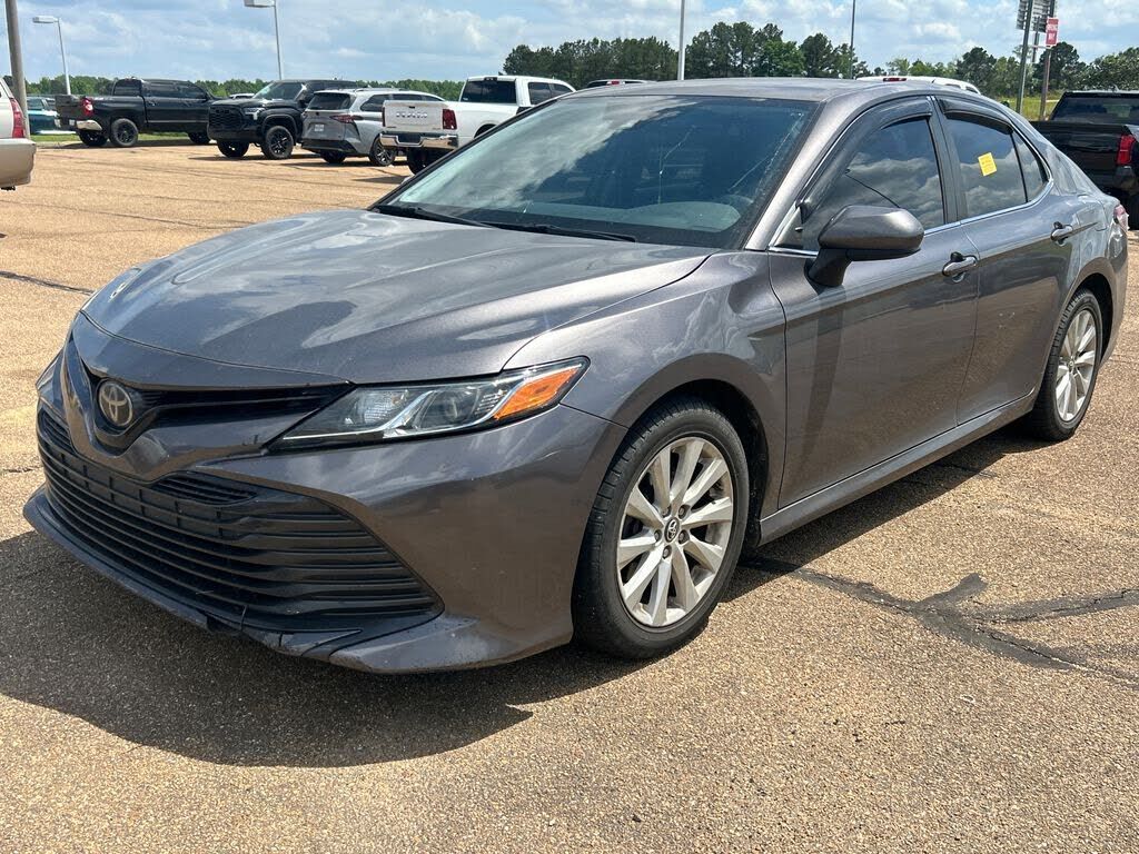 2019 TOYOTA Camry