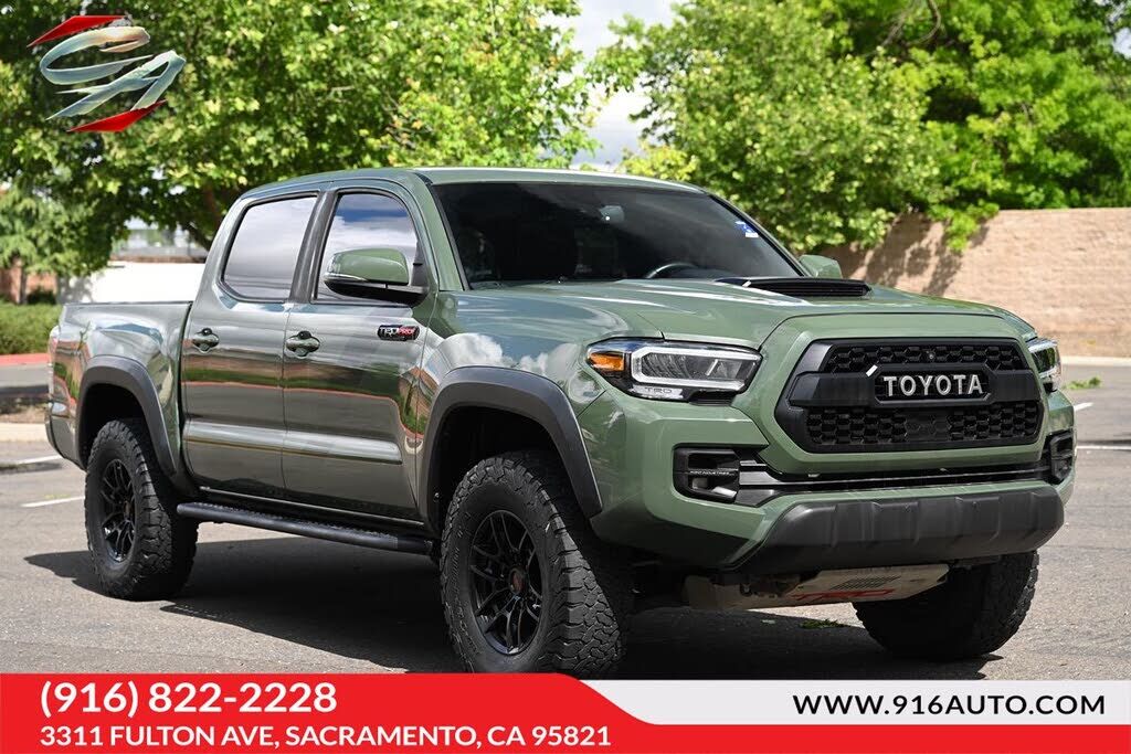 2020 TOYOTA Tacoma