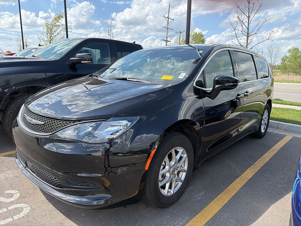 2025 CHRYSLER Voyager