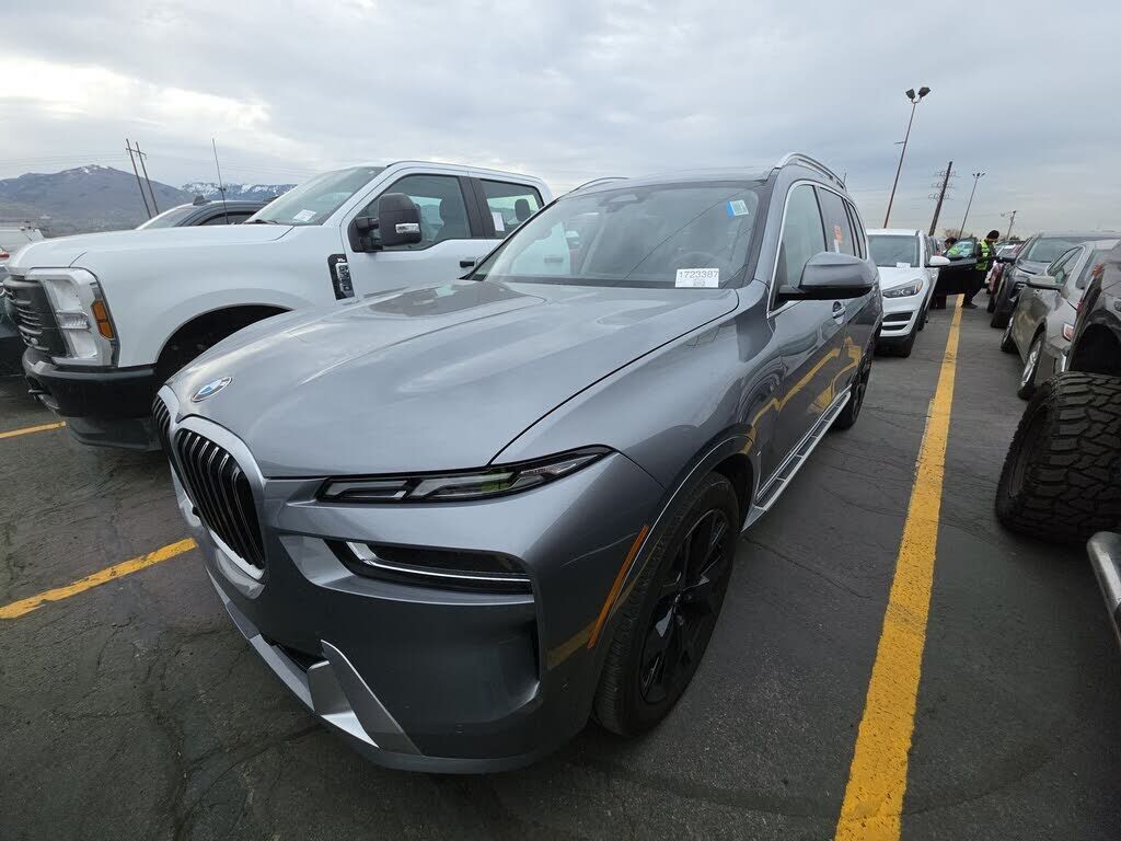 2025 BMW X7