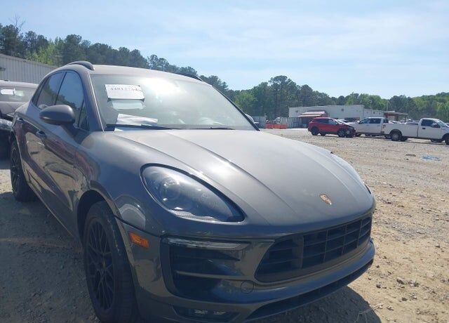 2018 PORSCHE Macan
