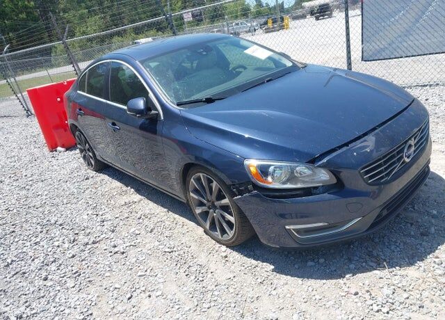 2015 VOLVO S60