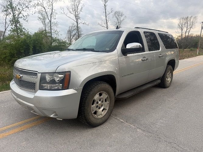 2013 CHEVROLET Suburban