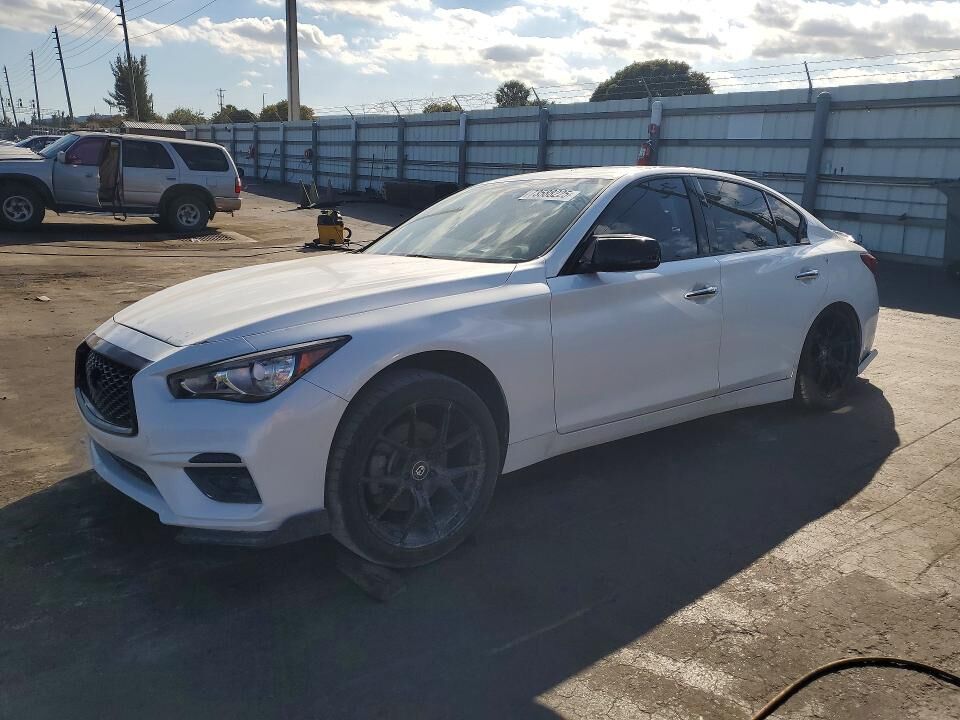 2015 INFINITI Q50