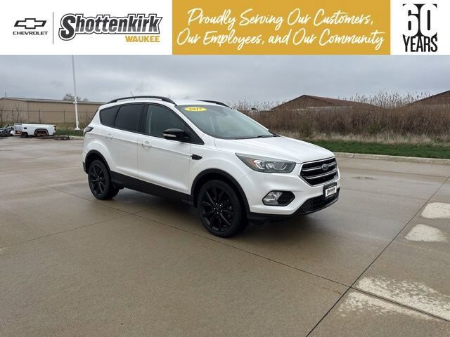 2017 FORD Escape
