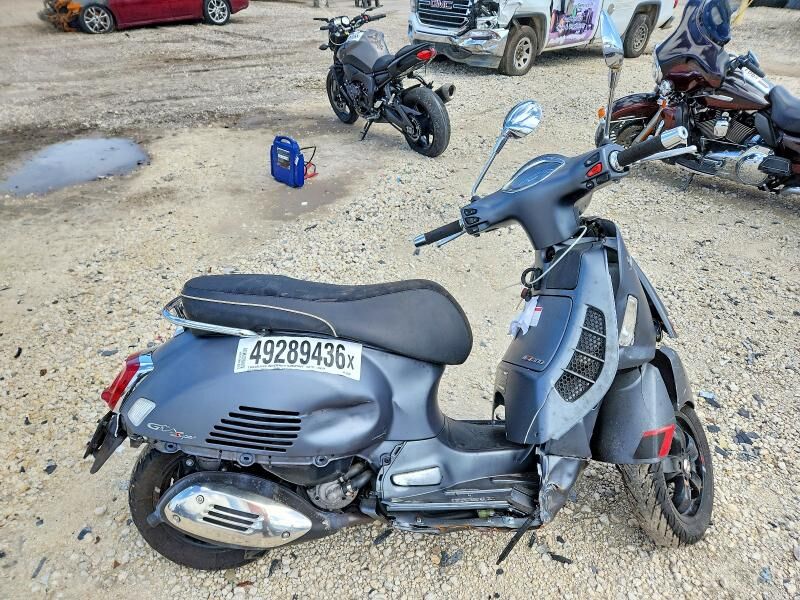 2022 PIAGGIO AND VESPA Vespa GTS RST / SEI GIORNI