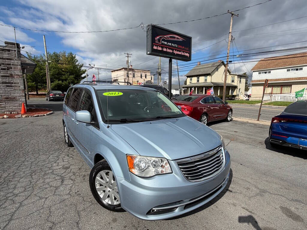 2013 CHRYSLER Town and Country