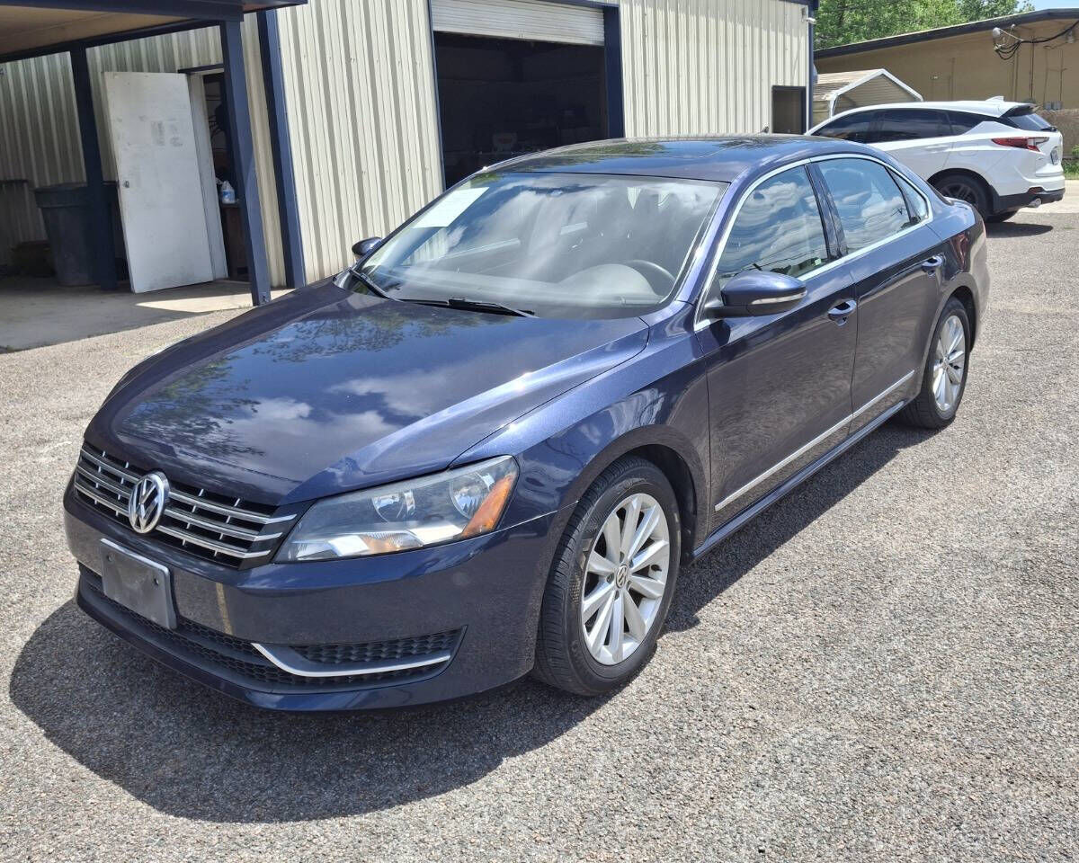 2012 VOLKSWAGEN Passat