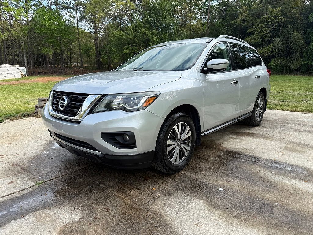 2017 NISSAN Pathfinder