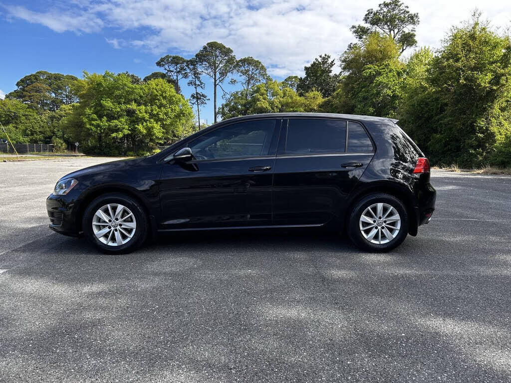 2017 VOLKSWAGEN Golf