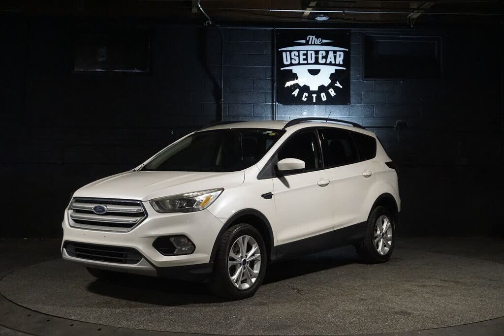 2017 FORD Escape
