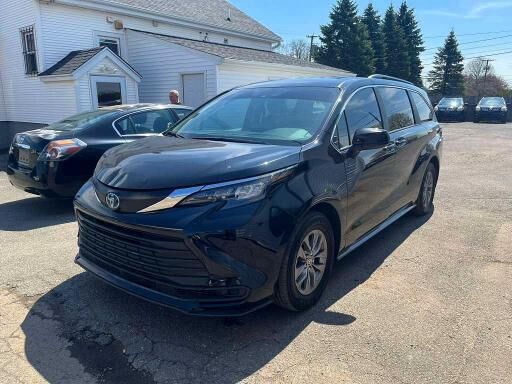 2024 TOYOTA Sienna