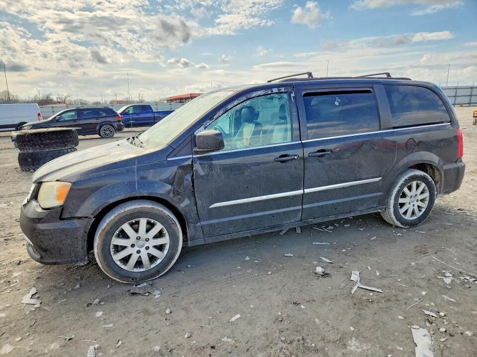 2014 CHRYSLER Town and Country