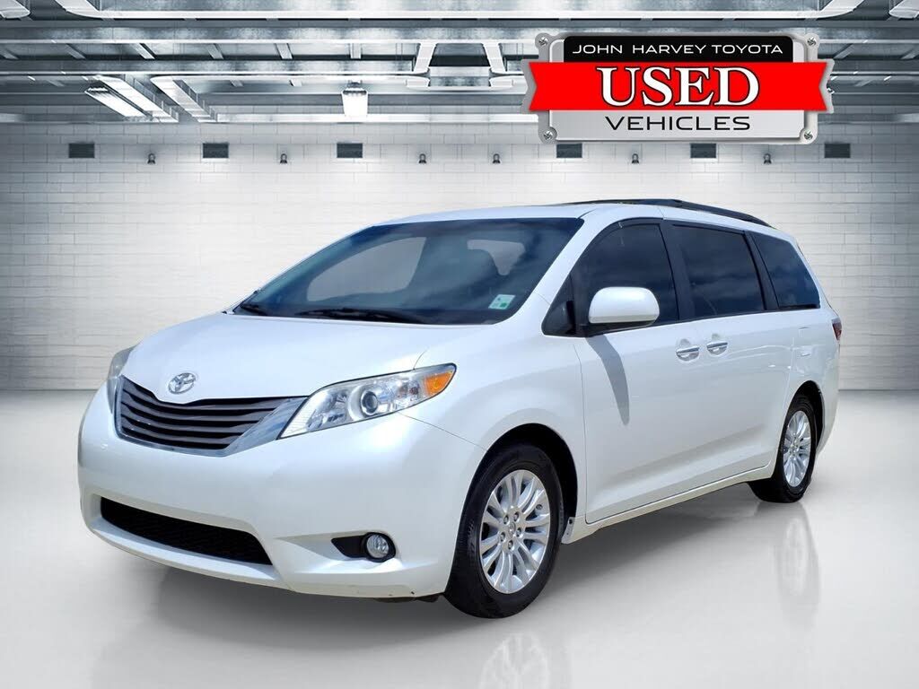 2016 TOYOTA Sienna