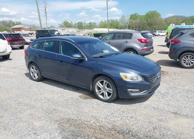 2015 VOLVO V60