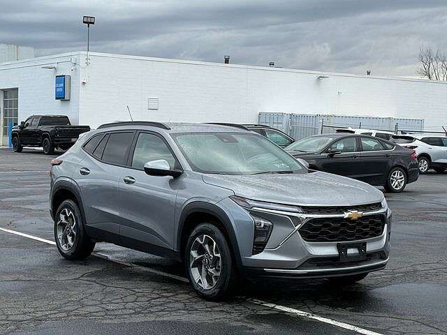 2025 CHEVROLET Trax