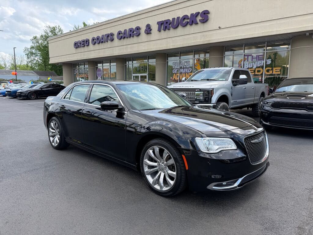2019 CHRYSLER 300