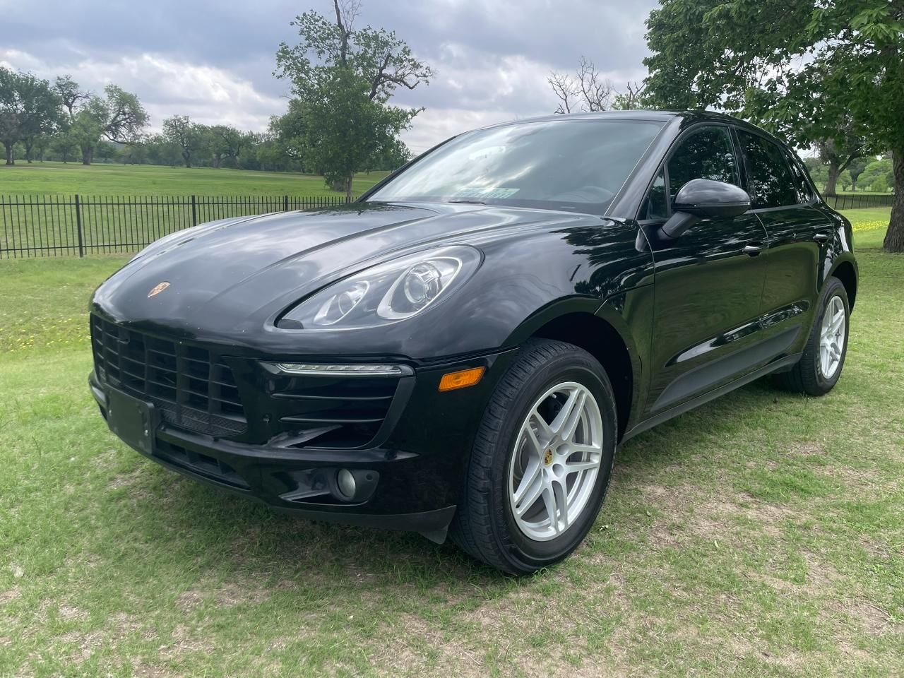 2018 PORSCHE Macan