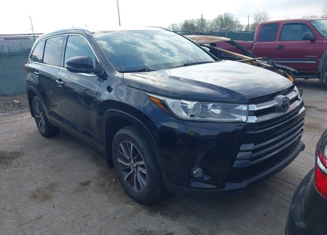 2019 TOYOTA Highlander