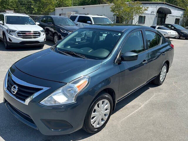 2017 NISSAN Versa