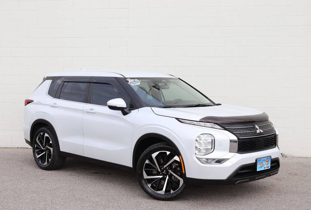 2022 MITSUBISHI Outlander