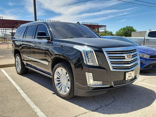 2017 CADILLAC Escalade