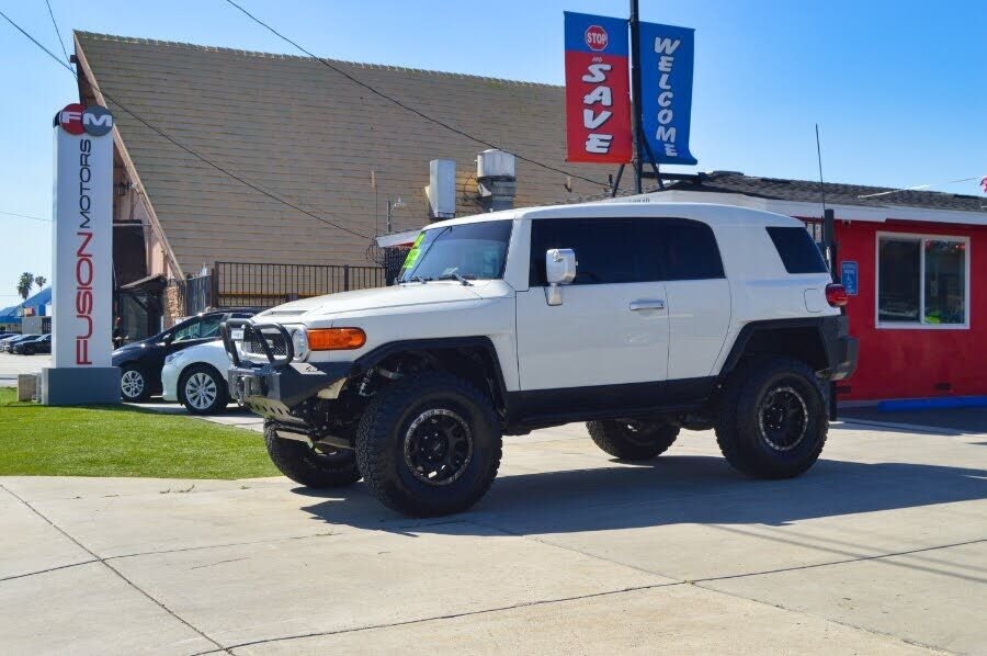 2012 TOYOTA FJ Cruiser
