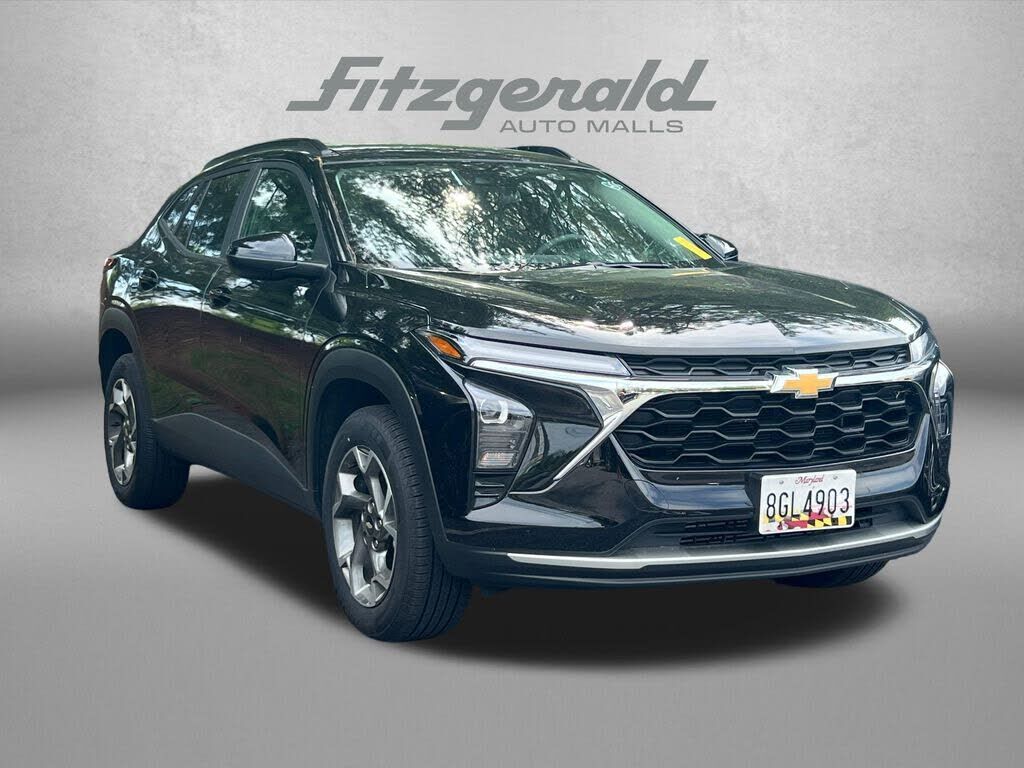 2025 CHEVROLET Trax