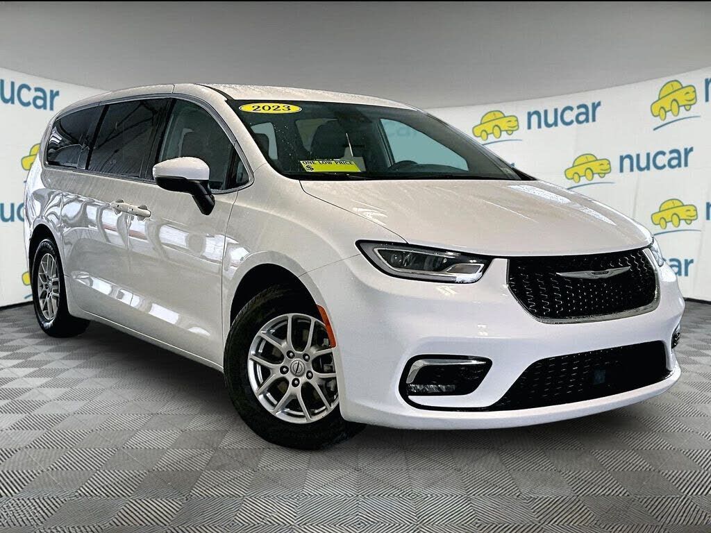 2023 CHRYSLER Pacifica