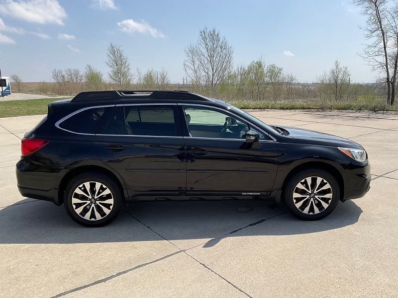 2017 SUBARU Outback
