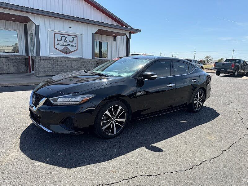 2023 NISSAN Maxima