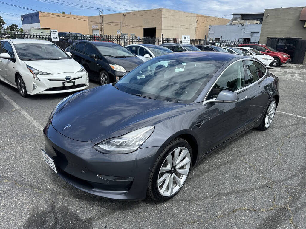 2018 TESLA Model 3
