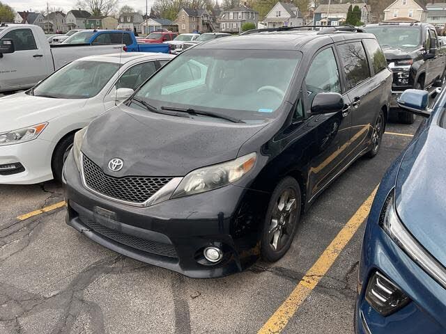 2012 TOYOTA Sienna
